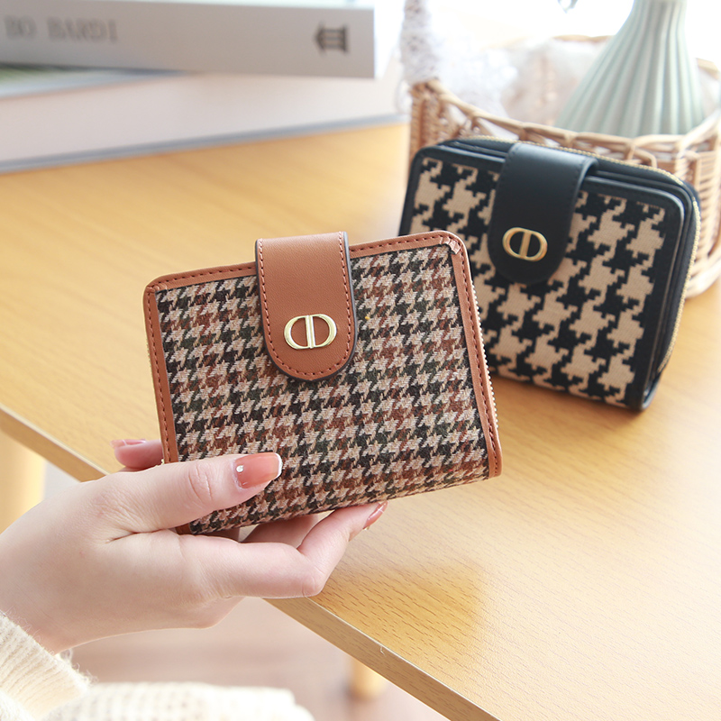 clutch wallet with clasp